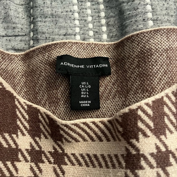 Sweater - Picture 3 of 4